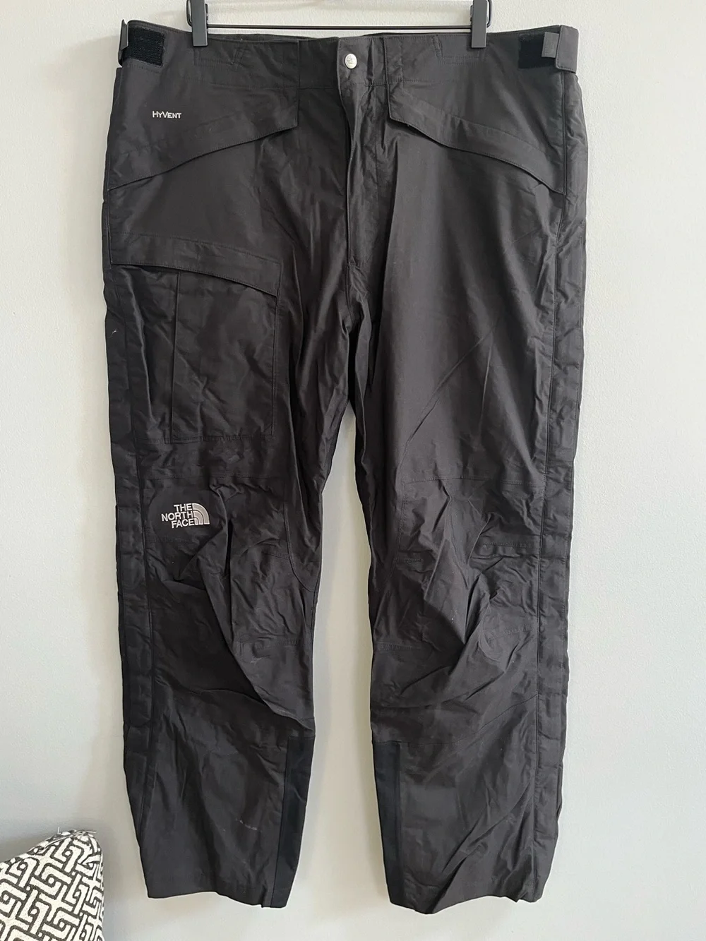 The North Face Men's HyVent Snow Pants Size XL Black Nylon Adjustable Gorpcore